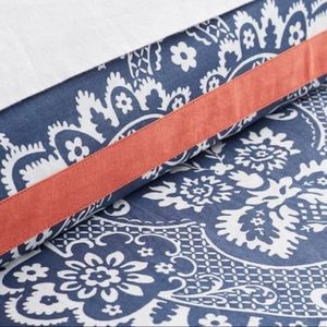 Pottery Barn Elaine Print King/Cal King Duvet and Two King Size Pillow Shams